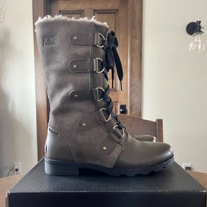 Sorel Emelie Lace-Up Waterproof Boots NL3308-245 Chelsea Boot Size 7.5 Like New